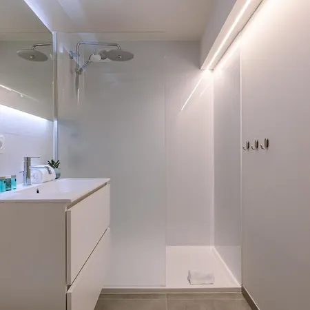 Beautiful Luxury On Amazing Location With Sea View - T17 아파트 *